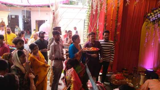 रिजर्व पुलिस लाइन में अधिकारियों ने कन्याओं का पूजन किया। स्रोत: मीडिया सेल