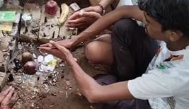 दबतोरी की रामलीला में रावण- हनुमान संवाद का मंचन। संवाद दबतोरी की रामलीला में रावण- हनुमान संवाद का मंचन। संवाद