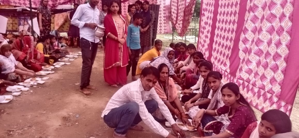 दबतोरी की रामलीला में रावण- हनुमान संवाद का मंचन। संवाद दबतोरी की रामलीला में रावण- हनुमान संवाद का मंचन। संवाद