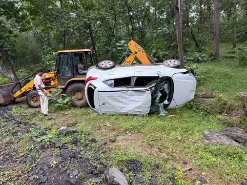 हादसे की जानकारी लेते कलेक्टर,एसपी