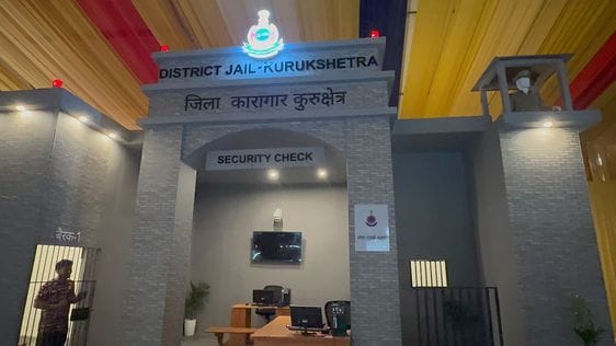 कुरुक्षेत्र। केंद्रीय गृह मंत्री अमित शाह के कार्यक्रम के लिए केडीबी के मेला ग्राउंड में सजाया 