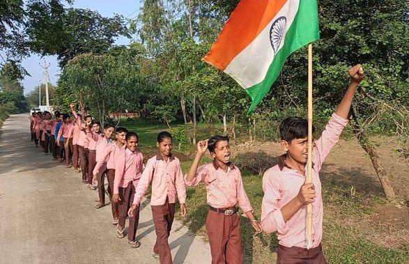 नगर पालिका में ध्वजारोहण करते पूर्व राज्यमंत्री आबिद रजा, पालिकाध्यक्ष फात्मा रजा। स्रोत पालिका नगर पालिका में ध्वजारोहण करते पूर्व राज्यमंत्री आबिद रजा, पालिकाध्यक्ष फात्मा रजा। स्रोत पालिका