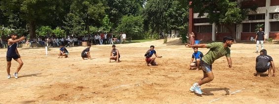 03जेएनडी10-राजकीय महाविद्यालय में आयोजित प्रतियोगिता में स्टाफ के साथ विजेता टीम। स्रोत संस्थान 03जेएनडी10-राजकीय महाविद्यालय में आयोजित प्रतियोगिता में स्टाफ के साथ विजेता टीम। स्रोत संस्थान
