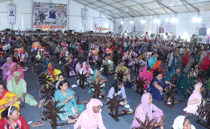 11. रोहतक स्थित आईएमटी में सागर डेयरी (अमूल) प्लांट के उद्घाटन अवसर पर केंद्रीय गृह एवं सहकारित 11. रोहतक स्थित आईएमटी में सागर डेयरी (अमूल) प्लांट के उद्घाटन अवसर पर केंद्रीय गृह एवं सहकारित