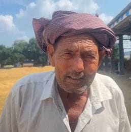 30 नई अनाज के अंदर खुले में पड़ा धान। संवाद 30 नई अनाज के अंदर खुले में पड़ा धान। संवाद