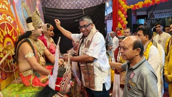 56 पुराने बस स्टैंड स्थित श्री प्राचीन रामलीला सोसाइटी ( लोकल) की ओर ये निकाली गई शोभा यात्रा 56 पुराने बस स्टैंड स्थित श्री प्राचीन रामलीला सोसाइटी ( लोकल) की ओर ये निकाली गई शोभा यात्रा