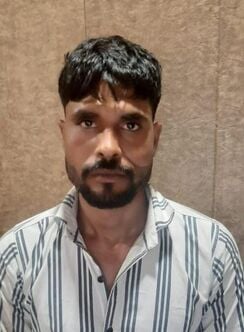 बुढ़ाना क्षेत्र के परासौली में मुठभेड़ के बाद मौके पर पुलिस : स्रोत पुलिस