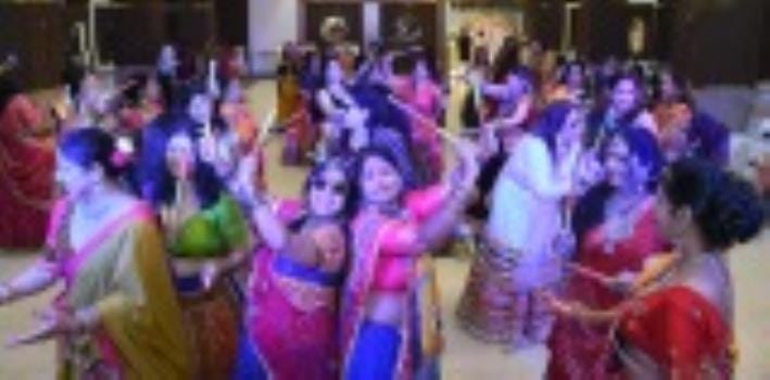 डांडिया में दिखी संस्कृति की खूबसूरत झलक डांडिया में दिखी संस्कृति की खूबसूरत झलक