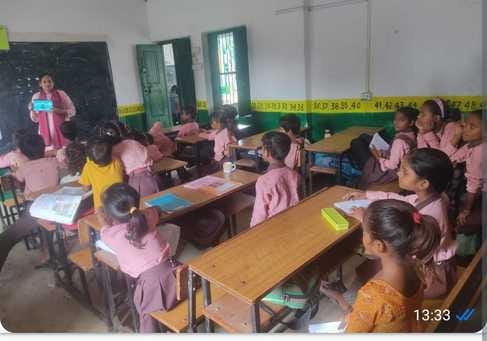 फोटो 21: पिहानी के हर्रैया प्राथमिक विद्यालय के इंचार्ज प्रधानाध्यापक ब्रजेंद्र कुमार कक्षा कक् फोटो 21: पिहानी के हर्रैया प्राथमिक विद्यालय के इंचार्ज प्रधानाध्यापक ब्रजेंद्र कुमार कक्षा कक्