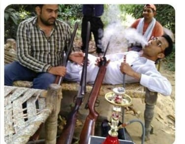 शाहजहांपुर में क्लीनिक में वायर डॉक्टर का फोटो फोटोस रोड सोशल मीडिया शाहजहांपुर में क्लीनिक में वायर डॉक्टर का फोटो फोटोस रोड सोशल मीडिया