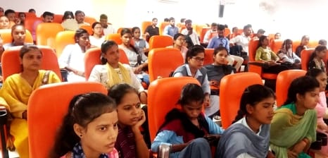 आकांक्षा त्रिपाठी आकांक्षा त्रिपाठी