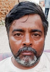 खुटार में नरायनपुर विक्रमपुर के समिति पर न बैनर न कांटा, पड़ा सन्नाटा। संवाद