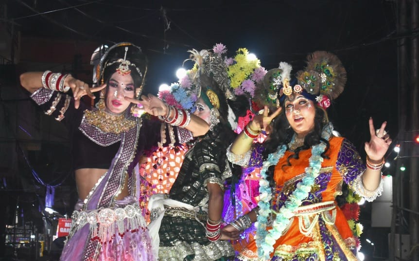 शहर रामलीला कमेटी की शोभायात्रा में श्री राम का हुआ राजतिलक व राज्याभिषेक.....संवाद शहर रामलीला कमेटी की शोभायात्रा में श्री राम का हुआ राजतिलक व राज्याभिषेक.....संवाद