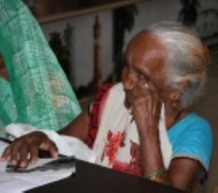 तहसील दिवस पर समस्याएं लेकर पहुंचे फरियादी व समस्याएं सुनते अफसर तहसील दिवस पर समस्याएं लेकर पहुंचे फरियादी व समस्याएं सुनते अफसर
