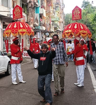 बिलासपुर में वाल्मीकि प्रकाश पर्व के पहले दिन निकाली गई झांकी। संवाद