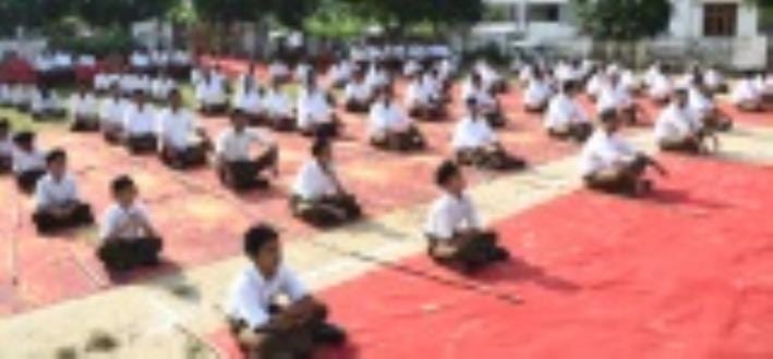 गोमतीनगर विस्तार में आरएसएस के वीर सावरकर नगर की ओर से शस्त्र पूजन व पथ संचलन का आयोजन हुआ। 