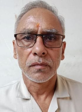 जीआईसी के सामने खुला पड़ा नाला। संवाद जीआईसी के सामने खुला पड़ा नाला। संवाद