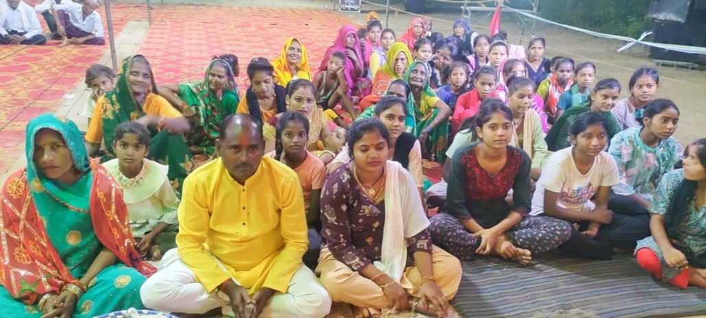 कृभको फर्टिलाइजर्स में रामलीला का मंचन करते कलाकार। स्रोत : आयोजक