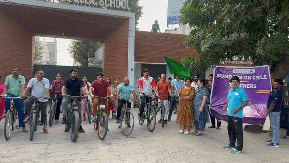 कुरुक्षेत्र। साइकिल रैली में हिस्सा लेती महिलाएं। विज्ञप्ति