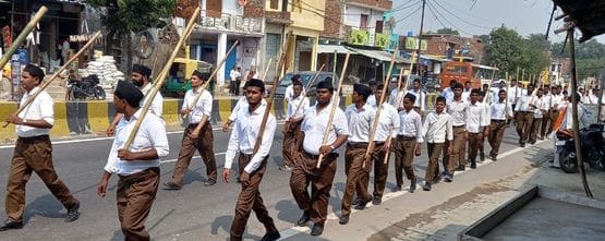 सहसवान में पथ संचलन करते स्वयंसेवक। संवाद