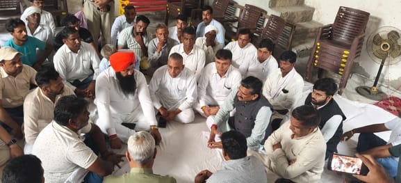कुरुक्षेत्र। परिजनों को सांत्वना देने पहुंचे केबिनेट मंत्री कृष्ण कुमार बेदी व भाजपा जिलाध्यक्ष