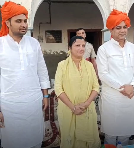 07kht_35_कलायत मेंं जनसभा को संबोधित करते भाजपा पूर्व जिला अध्यक्ष अशोक गुर्जर