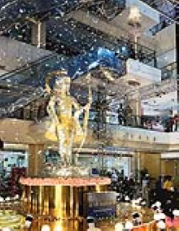 एक, पांच और दस रुपये के डेढ़ लाख सिक्कों से तैयार की गई 18 फीट ऊंची भगवान श्रीराम की मूर्ति का एक, पांच और दस रुपये के डेढ़ लाख सिक्कों से तैयार की गई 18 फीट ऊंची भगवान श्रीराम की मूर्ति का