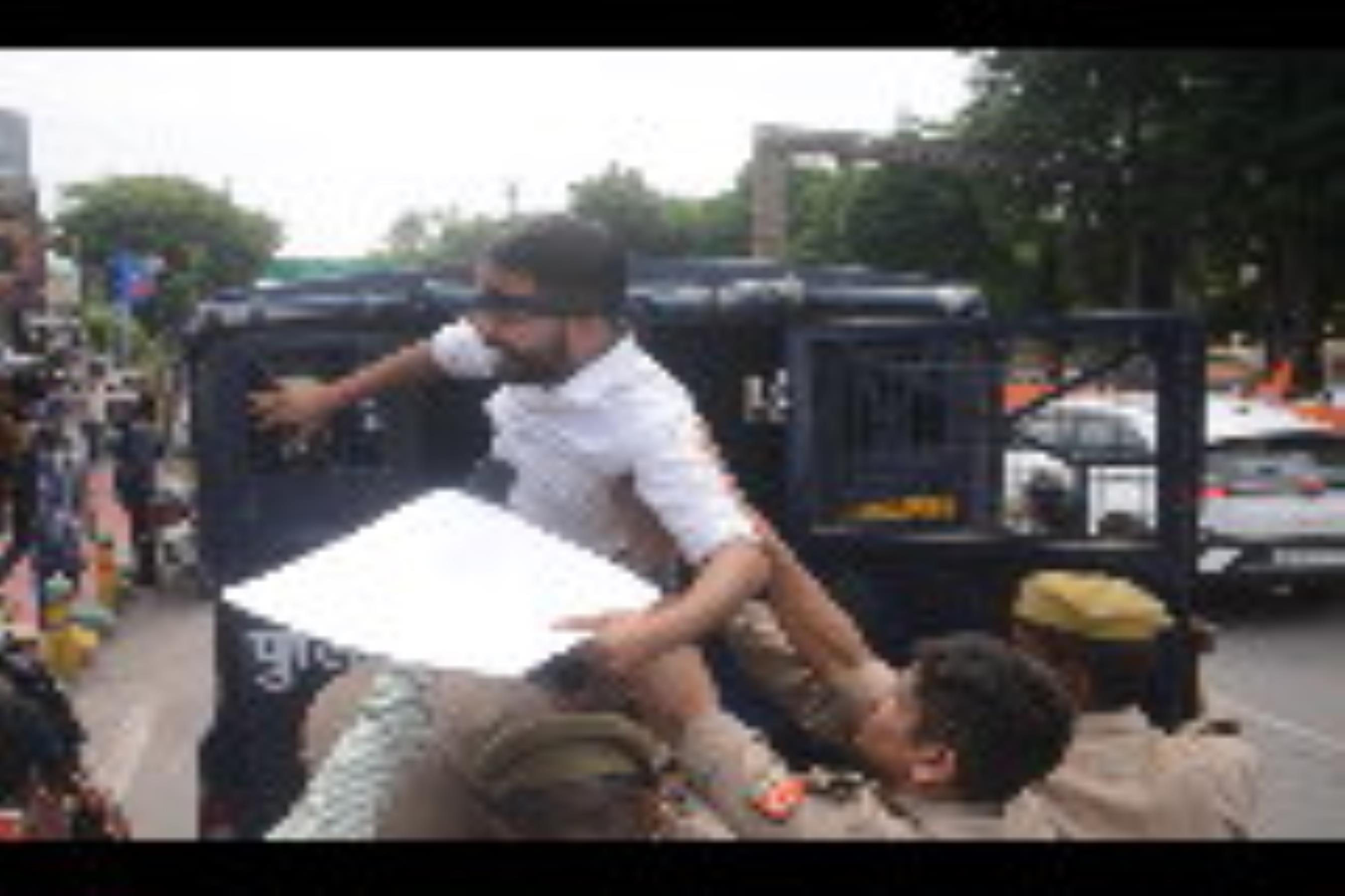 एनएसयूआई का प्रदर्शन।