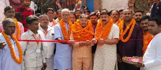 महर्षि वाल्मीकि जयंती के अवसर पर रामायण पाठ के आयोजन में भाग लेते भक्त। संवाद