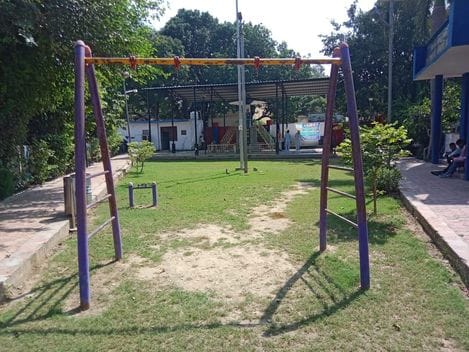 वाटर वर्क्स में स्थित पार्क में टूटी मशीन। संवाद वाटर वर्क्स में स्थित पार्क में टूटी मशीन। संवाद