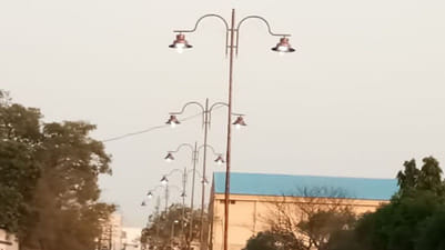 अंबाला छावनी में सुभाष पार्क के बाहर लगी फैंसी लाइट्स। फाइल फोटो अंबाला छावनी में सुभाष पार्क के बाहर लगी फैंसी लाइट्स। फाइल फोटो