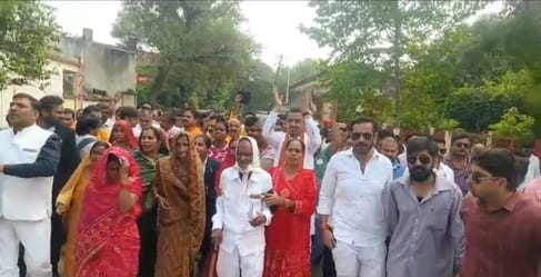 भाजपा जिला अध्यक्ष को लेकर प्रदर्शन भाजपा जिला अध्यक्ष को लेकर प्रदर्शन