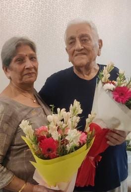 बलराम और पुष्पा करवाचौथ स्टोरी फोटो बलराम और पुष्पा करवाचौथ स्टोरी फोटो