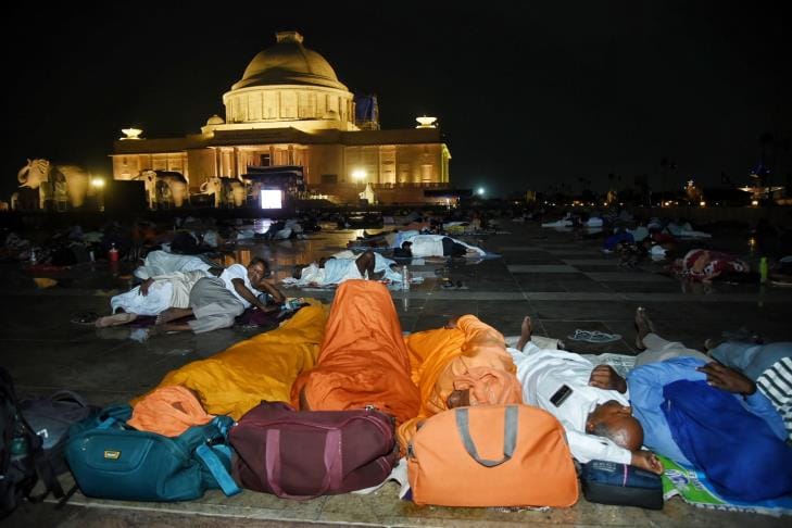 बसपा की रैली में पहुंचे समर्थक।