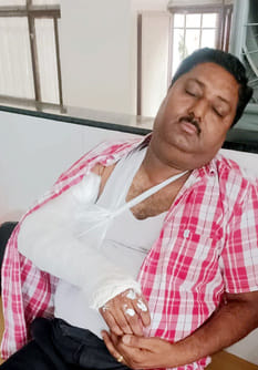घायल भाजपा नेता पीयूष शाक्य। संवाद