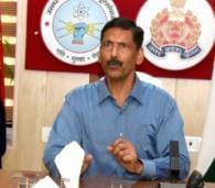 रिपीटर की बढ़ाई गई संख्या व जानकारी देते डीजी टेलीकॉम आशुतोष पांडेय। रिपीटर की बढ़ाई गई संख्या व जानकारी देते डीजी टेलीकॉम आशुतोष पांडेय।