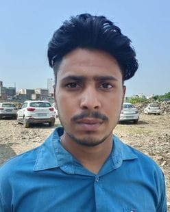 28 शहर के पुराना राजकीय स्कूल परिसर में बनाए पार्किंग स्थल पर पड़ा मलबा व कीचड़ । संवाद 28 शहर के पुराना राजकीय स्कूल परिसर में बनाए पार्किंग स्थल पर पड़ा मलबा व कीचड़ । संवाद