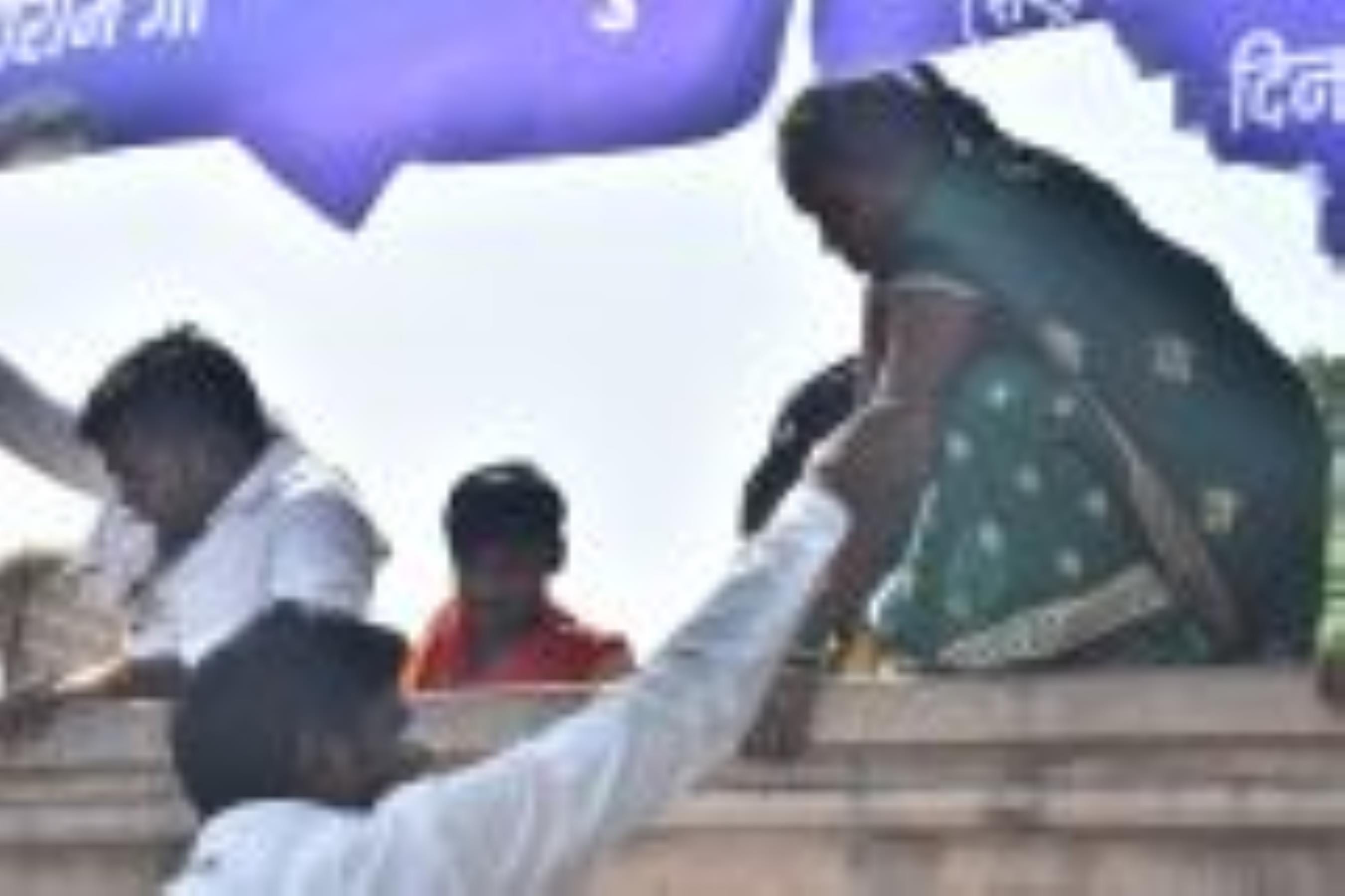 बसपा के संस्थापक कांशीराम के परिनिर्वाण दिवस पर बृहस्पतिवार को आलमबाग स्थित मान्यवर कांशीराम स्