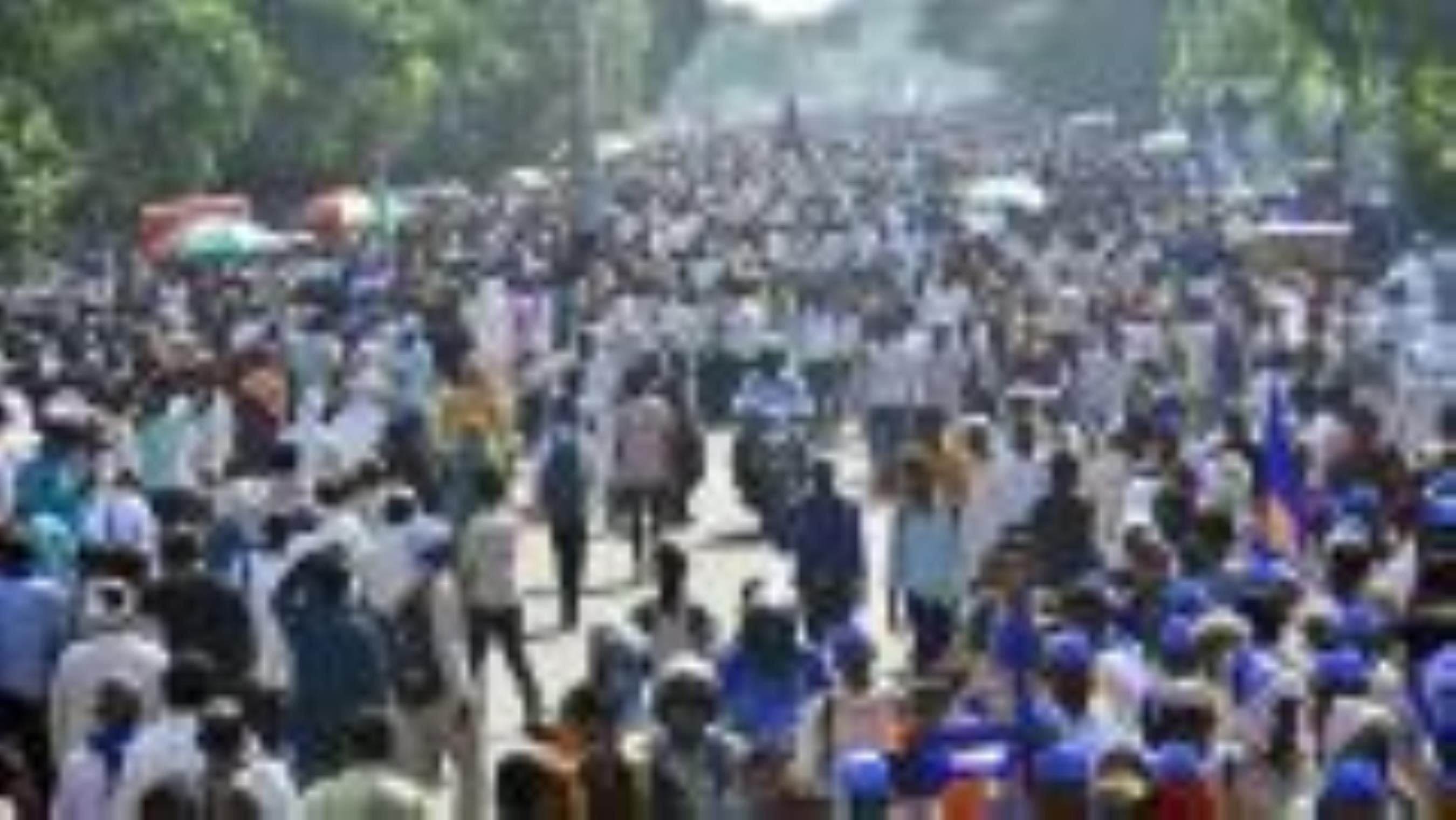 बसपा के संस्थापक कांशीराम के परिनिर्वाण दिवस पर बृहस्पतिवार को आलमबाग स्थित मान्यवर कांशीराम स्