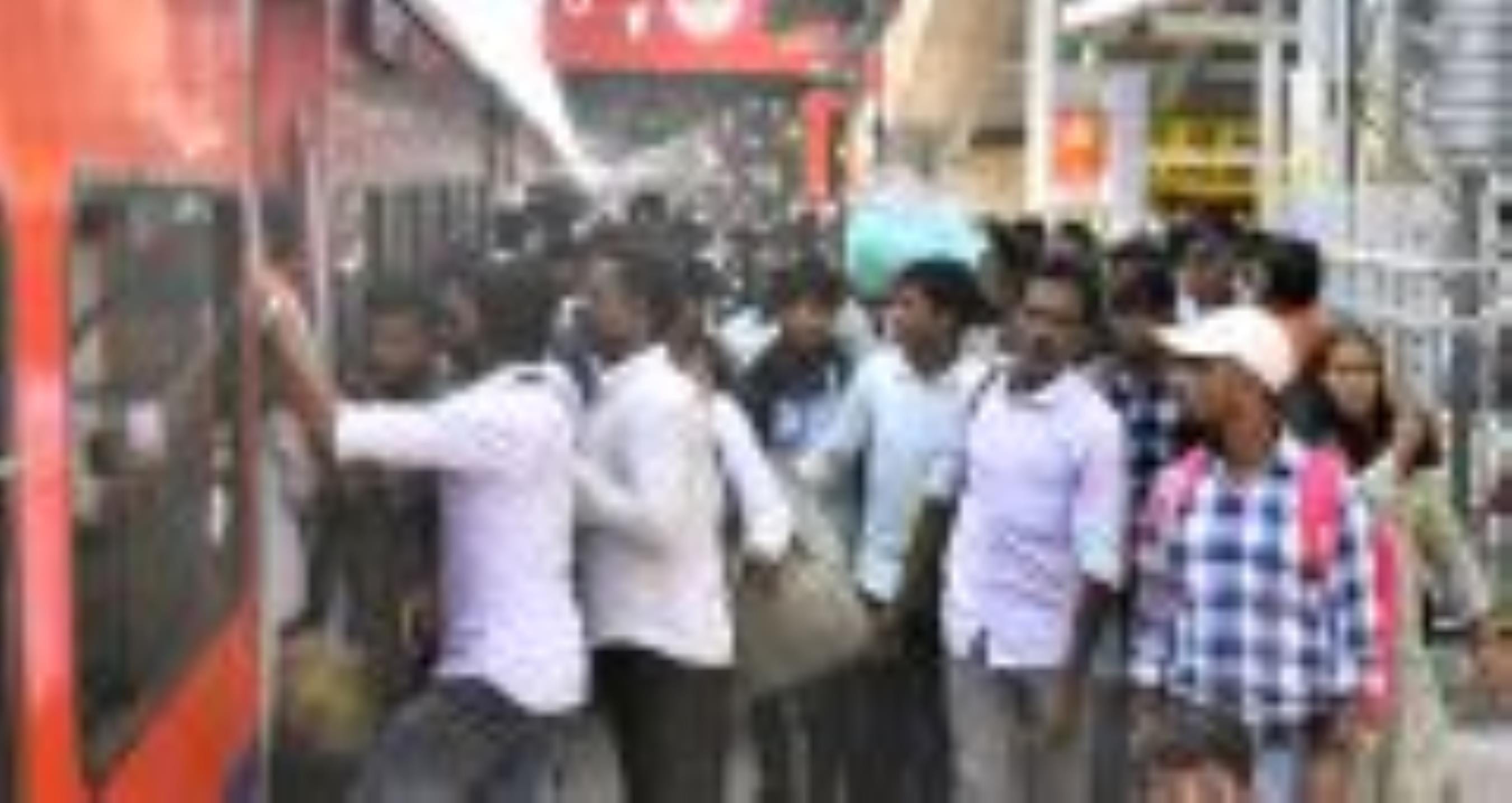 बसपा के संस्थापक कांशीराम के परिनिर्वाण दिवस पर बृहस्पतिवार को आलमबाग स्थित मान्यवर कांशीराम स्