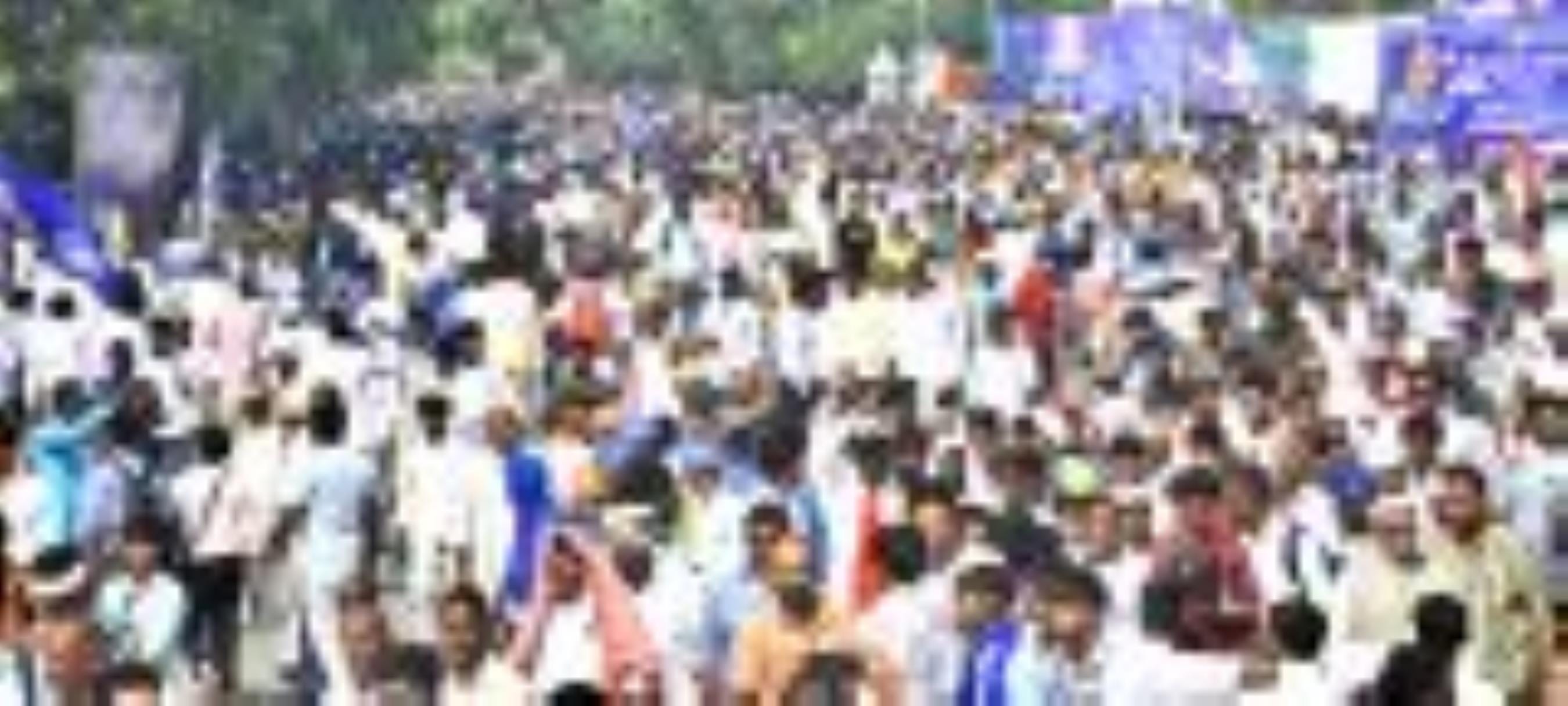 बसपा के संस्थापक कांशीराम के परिनिर्वाण दिवस पर बृहस्पतिवार को आलमबाग स्थित मान्यवर कांशीराम स्