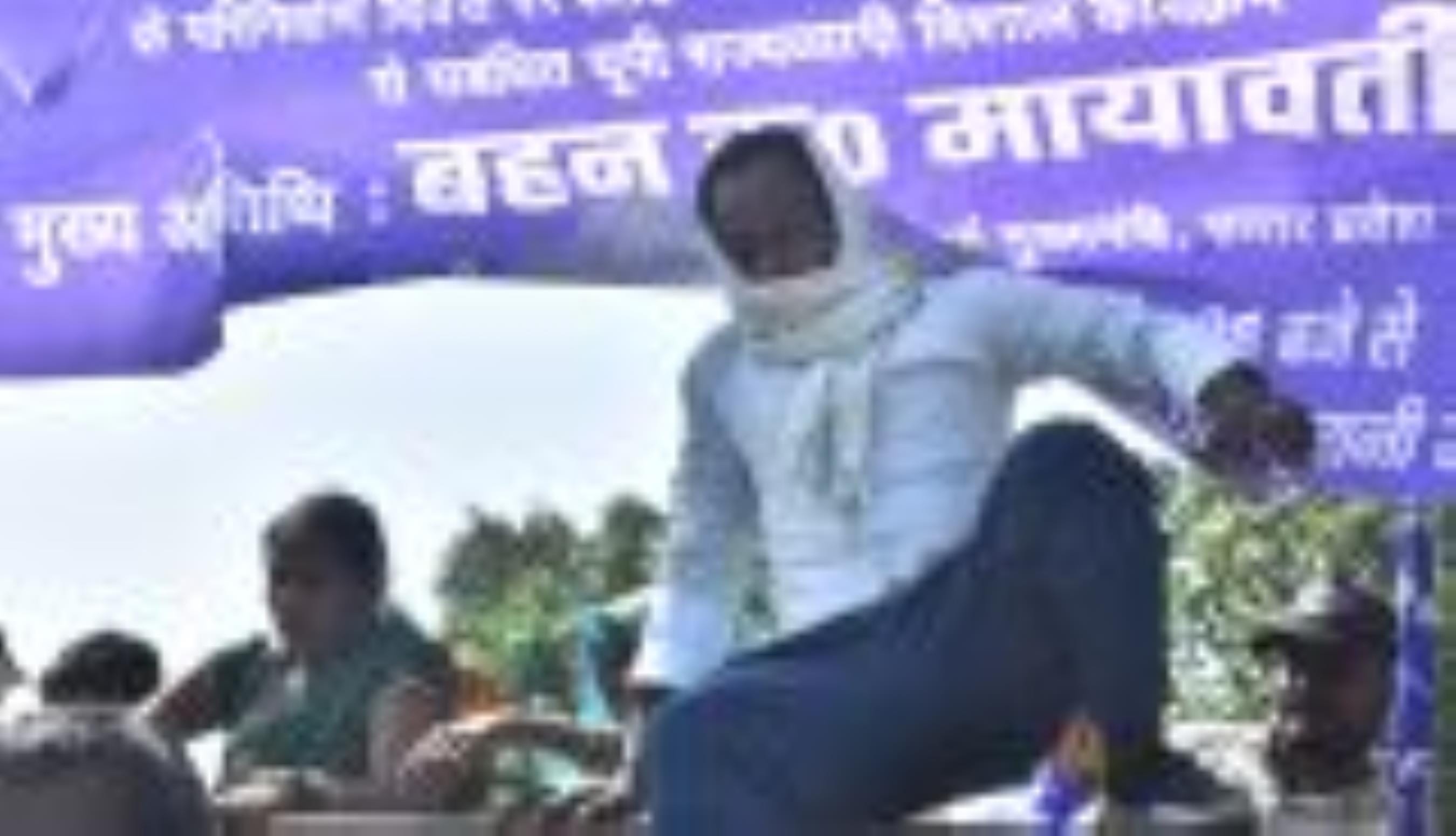 बसपा के संस्थापक कांशीराम के परिनिर्वाण दिवस पर बृहस्पतिवार को आलमबाग स्थित मान्यवर कांशीराम स्