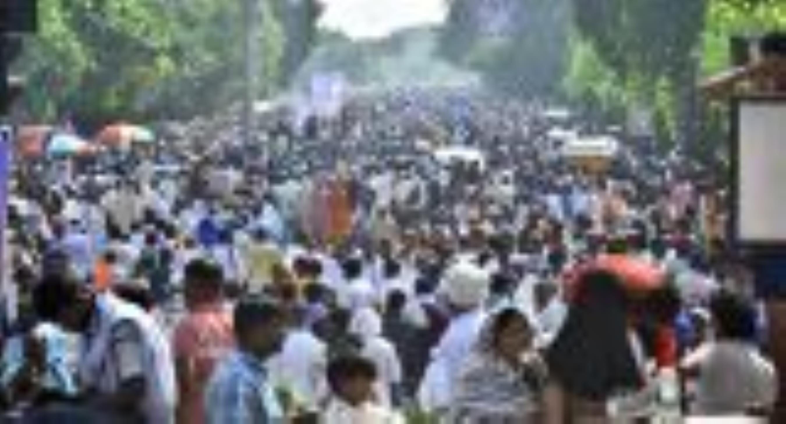 बसपा के संस्थापक कांशीराम के परिनिर्वाण दिवस पर बृहस्पतिवार को आलमबाग स्थित मान्यवर कांशीराम स्