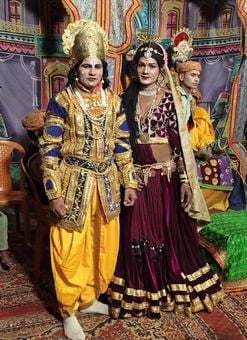 कछला में रामलीला का फीता काटकर उद्घाटन करते बिल्सी विधायक। संवाद कछला में रामलीला का फीता काटकर उद्घाटन करते बिल्सी विधायक। संवाद