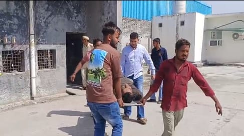 फार्म हाउस पर घुसा घायल संदिग्ध आरोपी। संवाद
