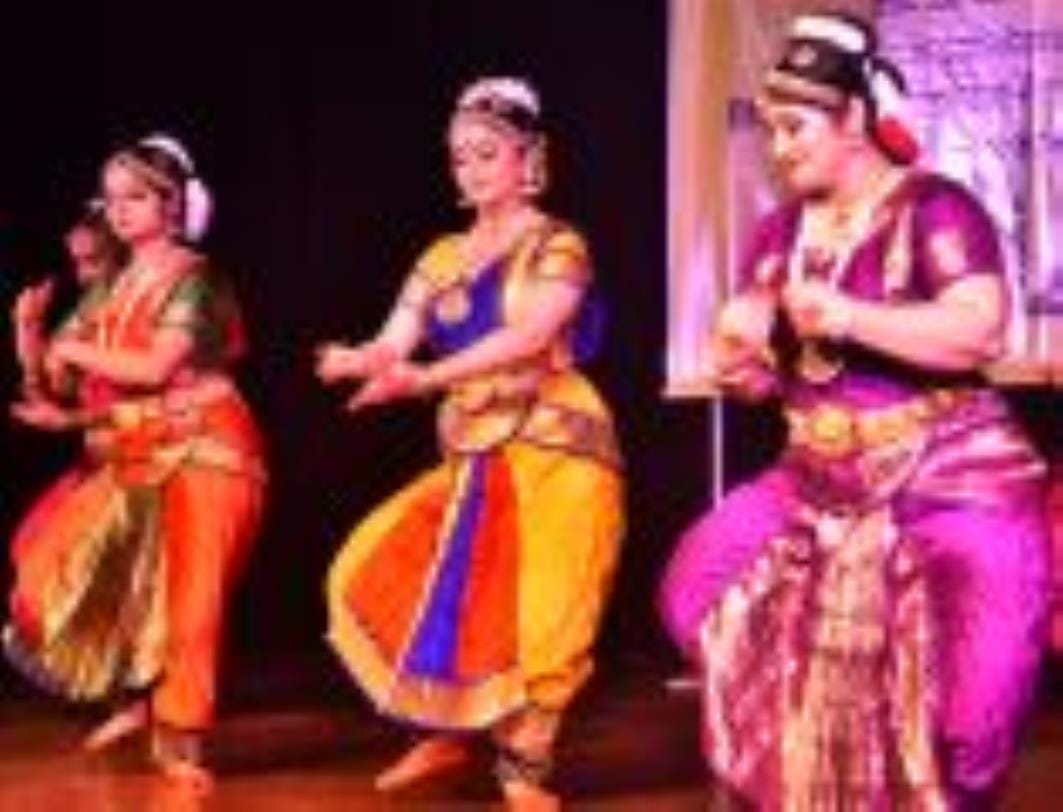 नृत्यांगना ज्योति भट्ट ने भरतनाट्यम की शानदार प्रस्तुति दी। नृत्यांगना ज्योति भट्ट ने भरतनाट्यम की शानदार प्रस्तुति दी।