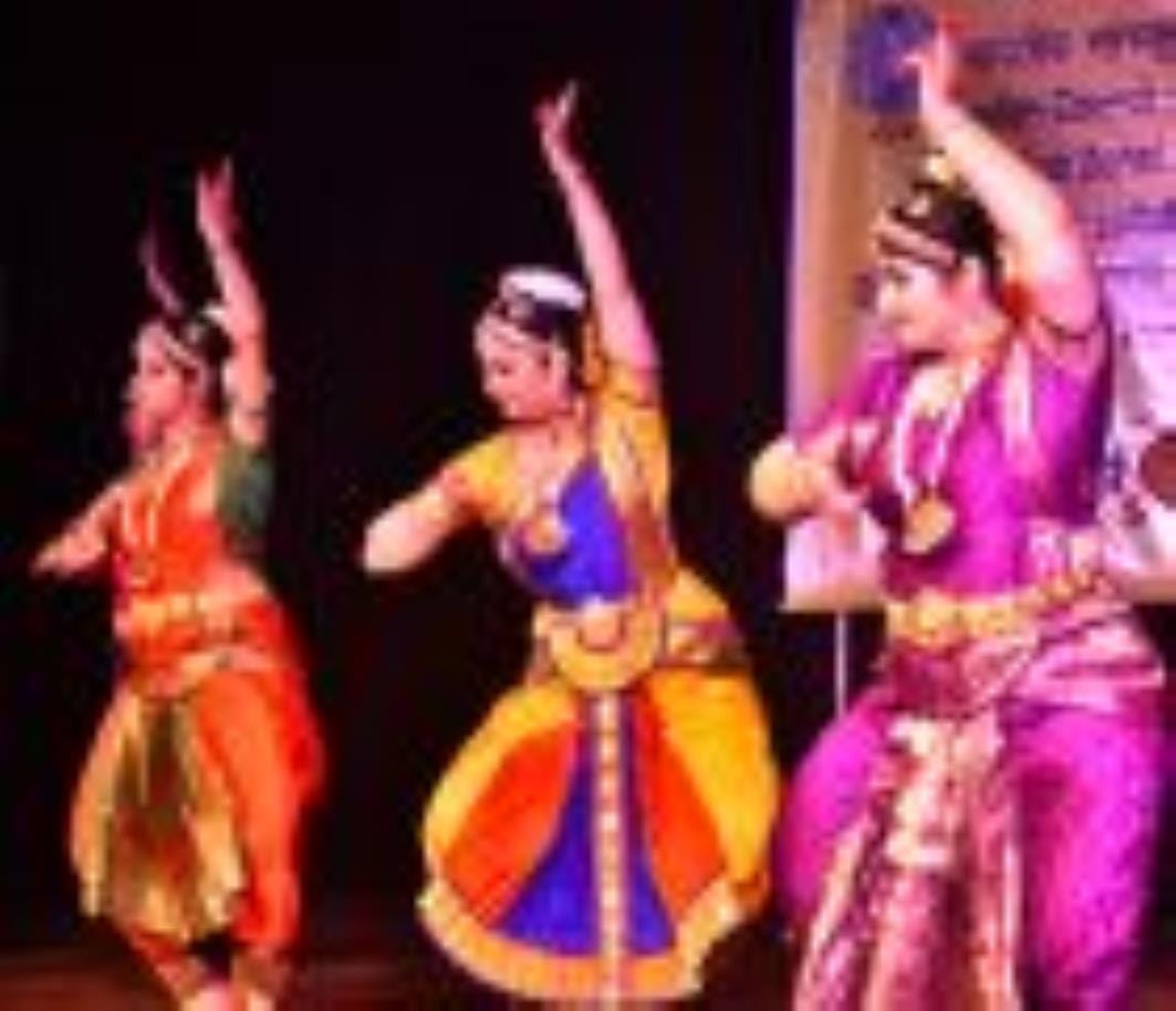 नृत्यांगना ज्योति भट्ट ने भरतनाट्यम की शानदार प्रस्तुति दी। नृत्यांगना ज्योति भट्ट ने भरतनाट्यम की शानदार प्रस्तुति दी।