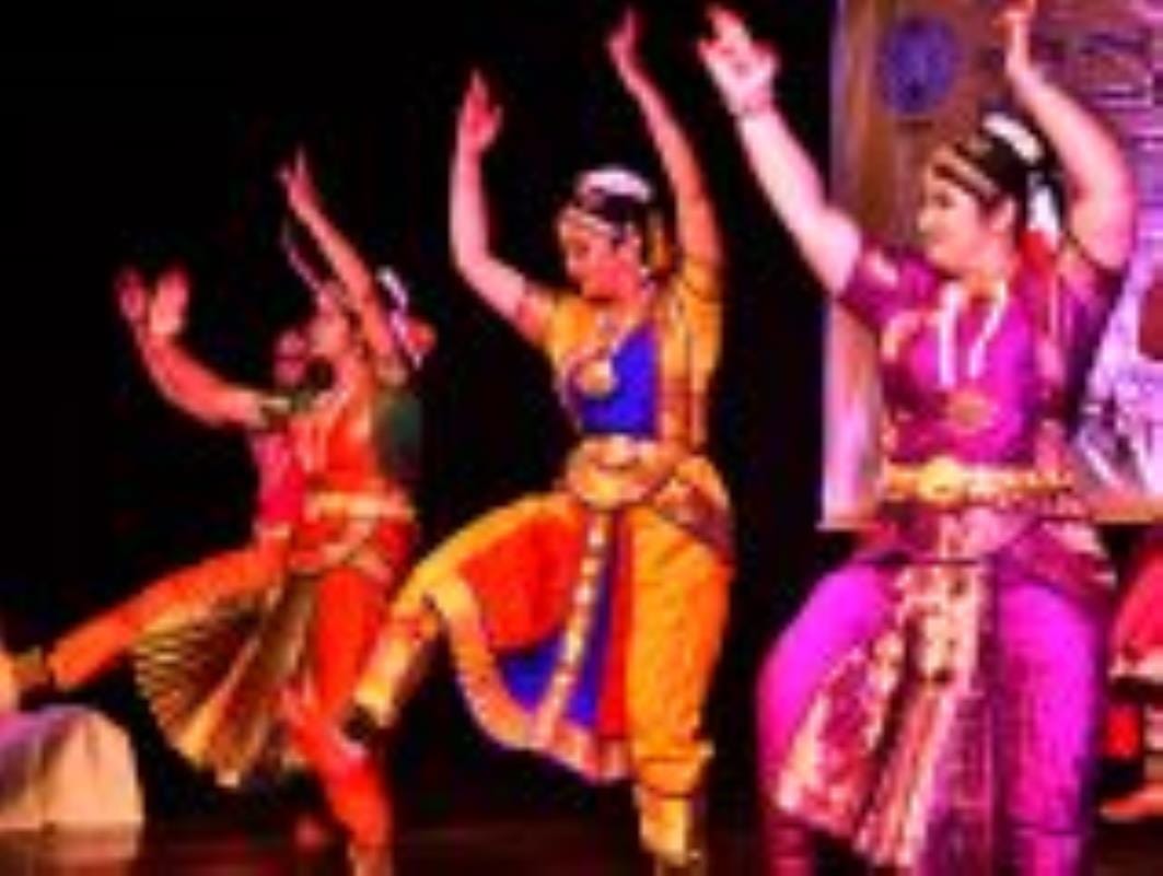 नृत्यांगना ज्योति भट्ट ने भरतनाट्यम की शानदार प्रस्तुति दी। नृत्यांगना ज्योति भट्ट ने भरतनाट्यम की शानदार प्रस्तुति दी।