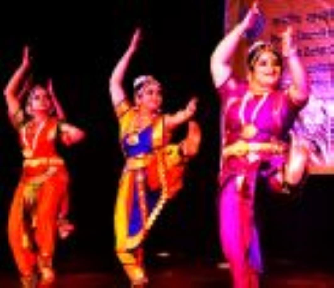नृत्यांगना ज्योति भट्ट ने भरतनाट्यम की शानदार प्रस्तुति दी। नृत्यांगना ज्योति भट्ट ने भरतनाट्यम की शानदार प्रस्तुति दी।