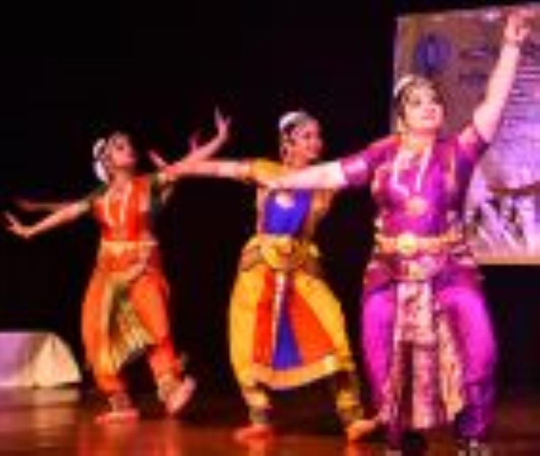 नृत्यांगना ज्योति भट्ट ने भरतनाट्यम की शानदार प्रस्तुति दी। नृत्यांगना ज्योति भट्ट ने भरतनाट्यम की शानदार प्रस्तुति दी।